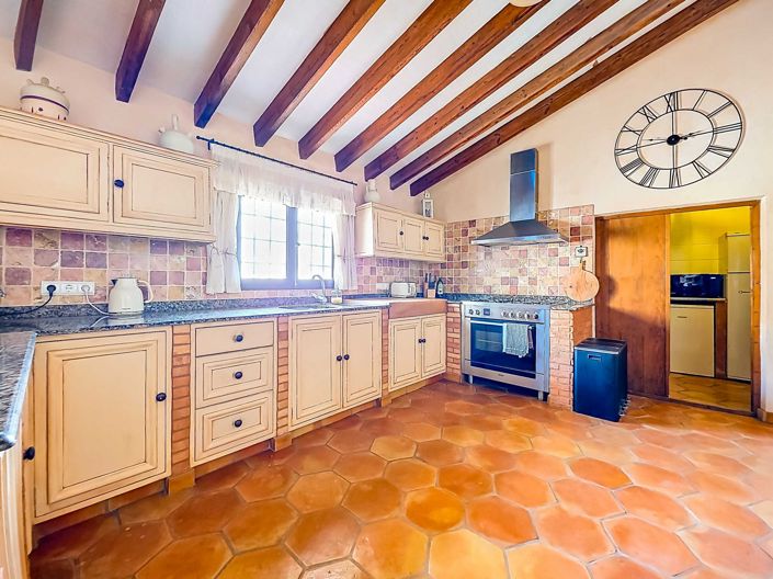 Image No.16-5 Bed Country House for sale