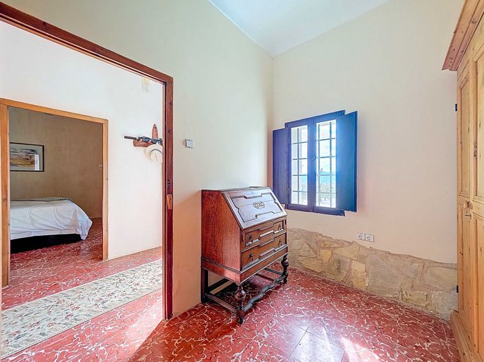 Image No.43-5 Bed Country House for sale