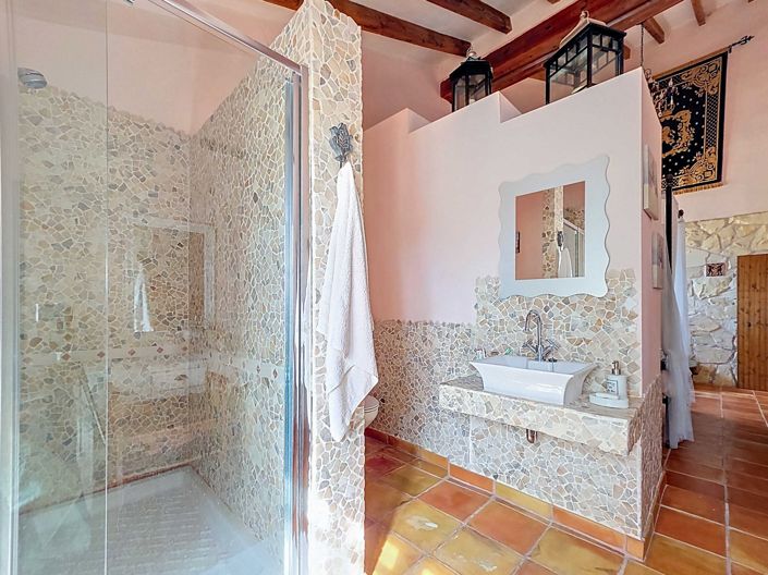 Image No.50-5 Bed Country House for sale