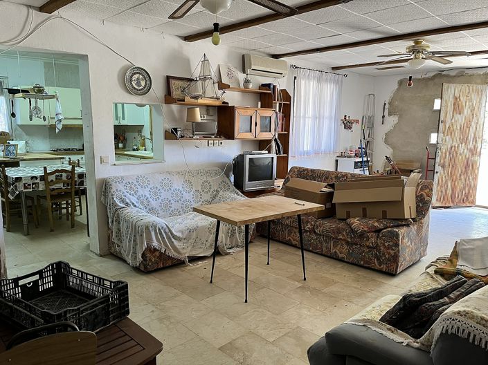 Image No.12-4 Bed Country House for sale