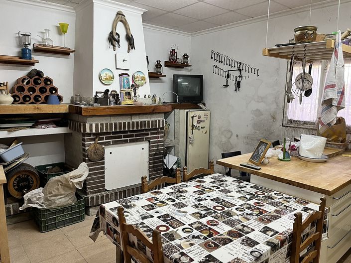 Image No.13-4 Bed Country House for sale