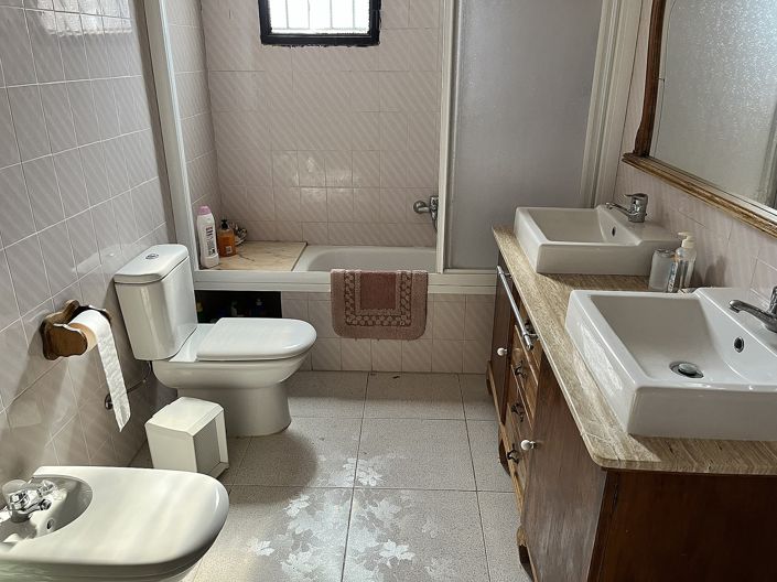 Image No.22-4 Bed Country House for sale