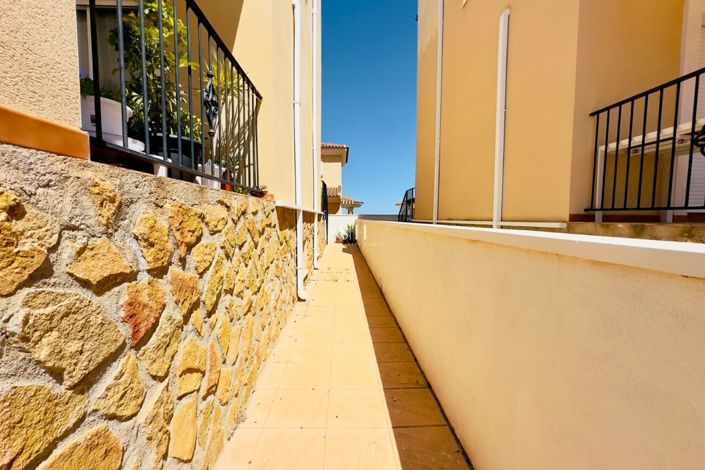 Image No.28-3 Bed Townhouse for sale