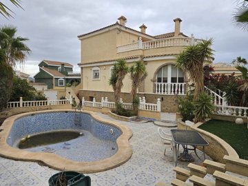 wwhatsapp-image-2025-12-04-at-160103-41-