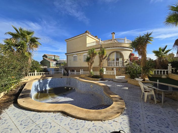 Image No.3-5 Bed Villa for sale