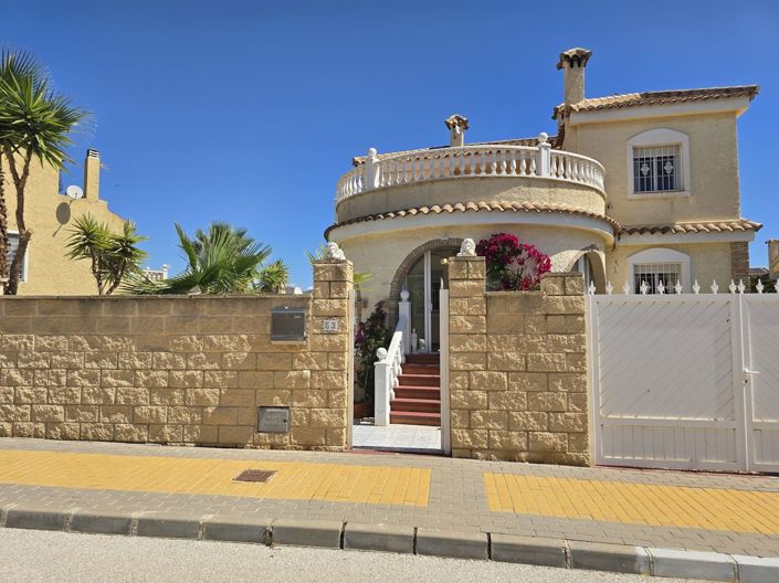 Image No.3-5 Bed Villa for sale