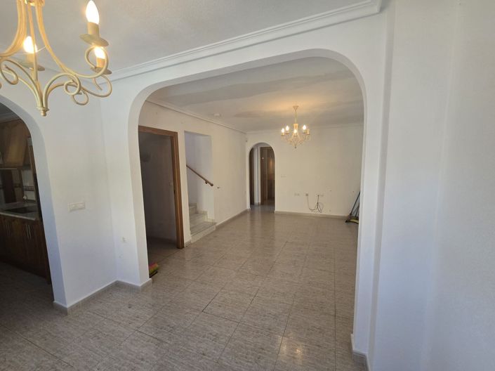Image No.34-5 Bed Villa for sale