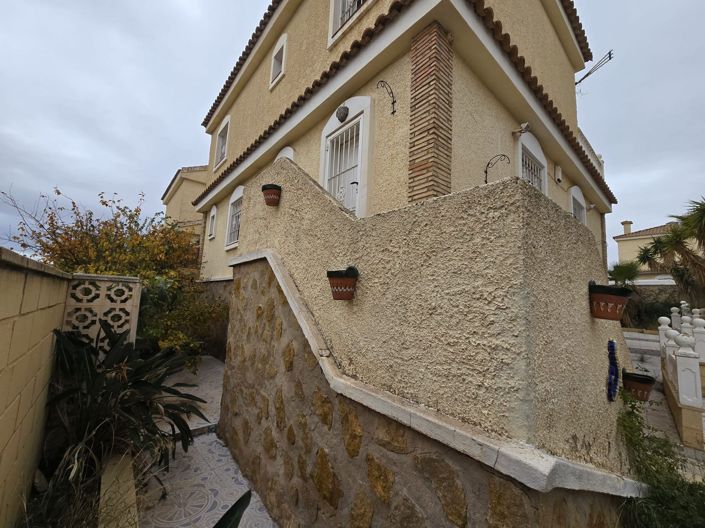 Image No.42-5 Bed Villa for sale