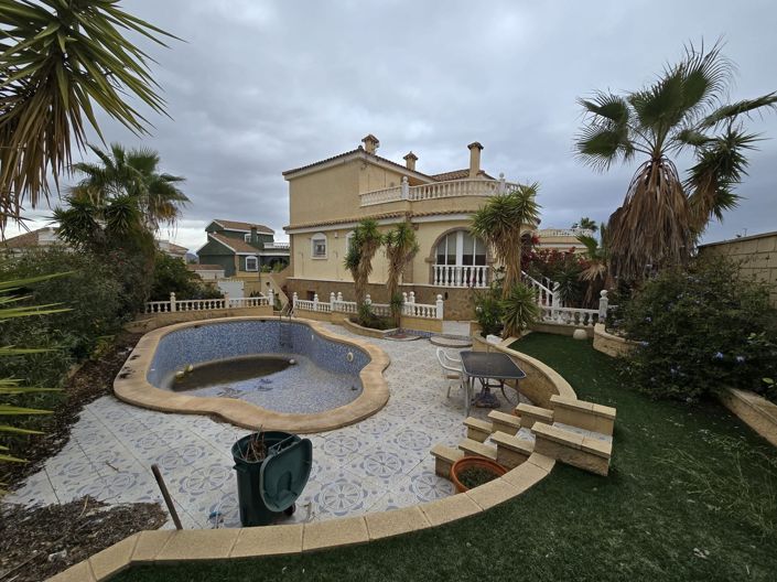 Image No.6-Villa de 5 chambres à vendre à Monforte del Cid