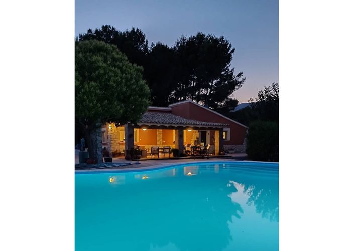 Image No.3-4 Bed Villa for sale