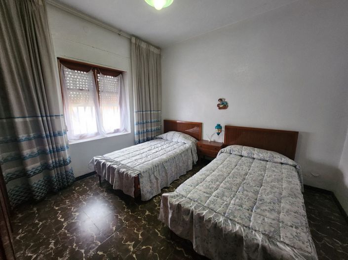 Image No.11-3 Bed Townhouse for sale