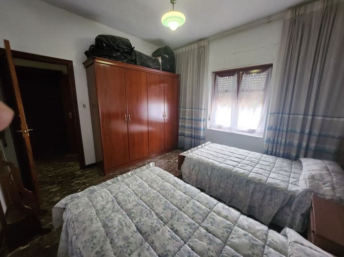 Image No.12-3 Bed Townhouse for sale