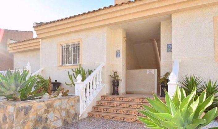 Image No.31-3 Bed Townhouse for sale