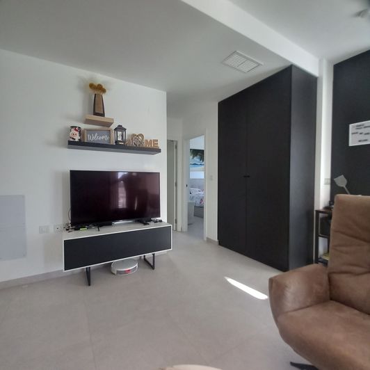 Image No.20-2 Bed Apartment for sale