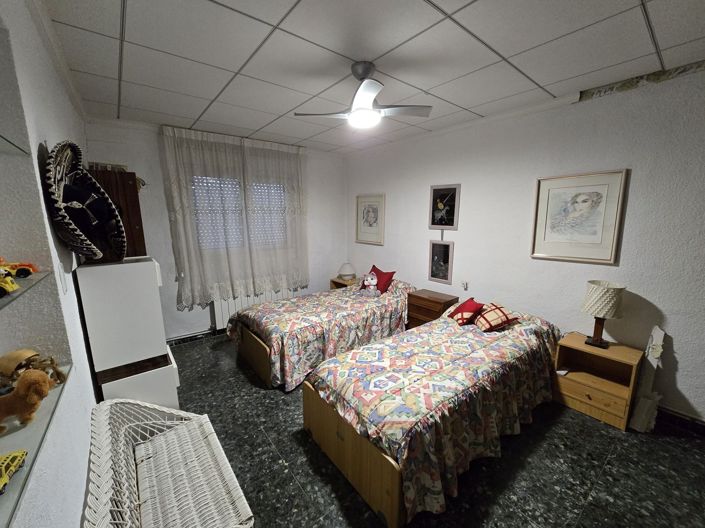 Image No.24-7 Bed Villa for sale