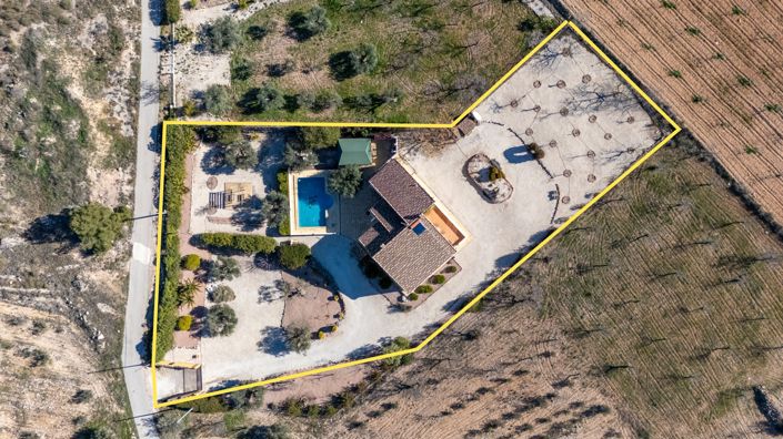 Image No.13-3 Bed Country House for sale