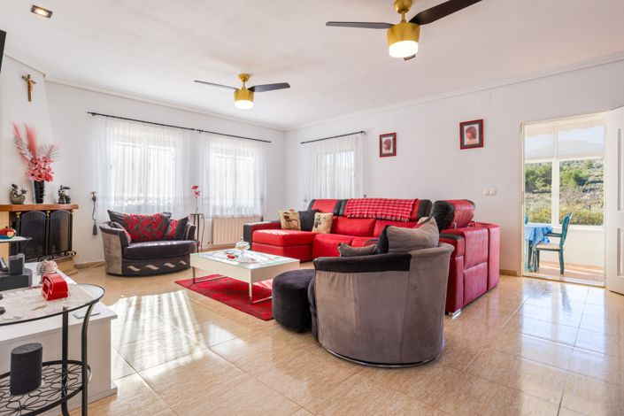 Image No.22-3 Bed Country House for sale