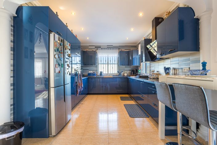 Image No.17-3 Bed Country House for sale