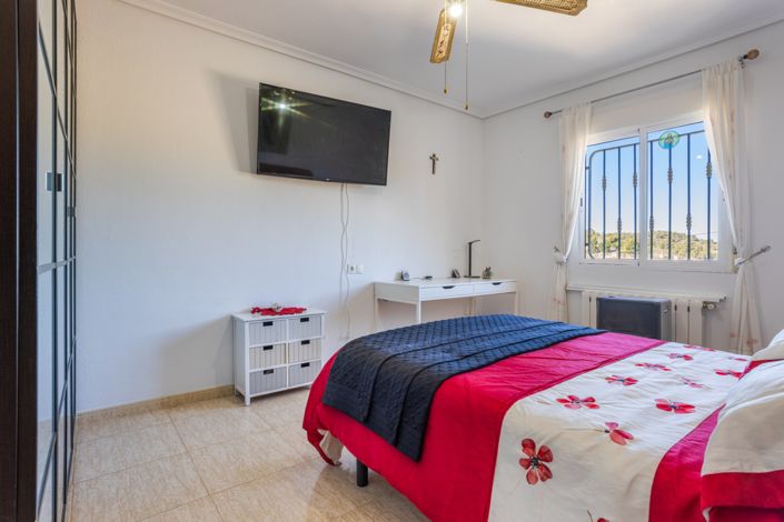 Image No.29-3 Bed Country House for sale