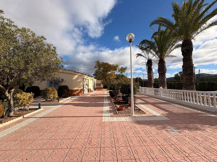 Image No.24-3 Bed Villa for sale