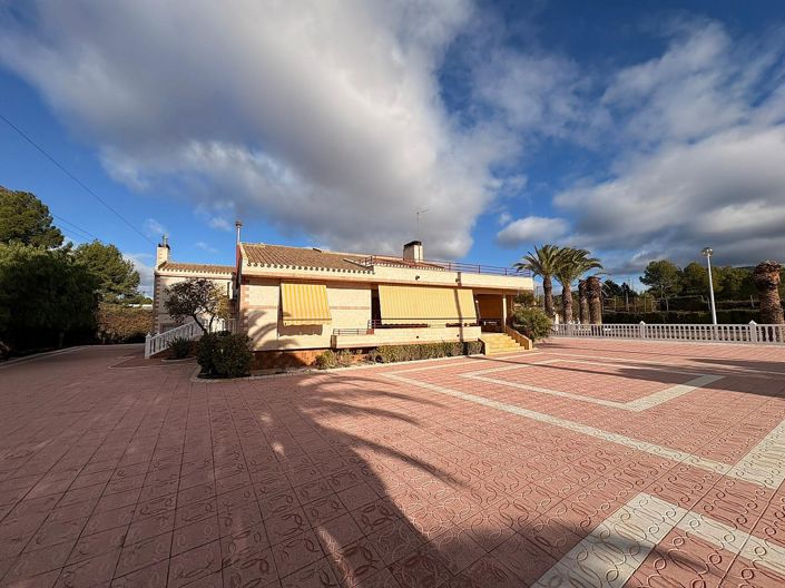 Image No.26-3 Bed Villa for sale