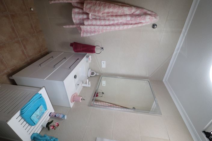 Image No.29-2 Bed Townhouse for sale