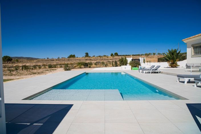 Image No.2-3 Bed Villa for sale