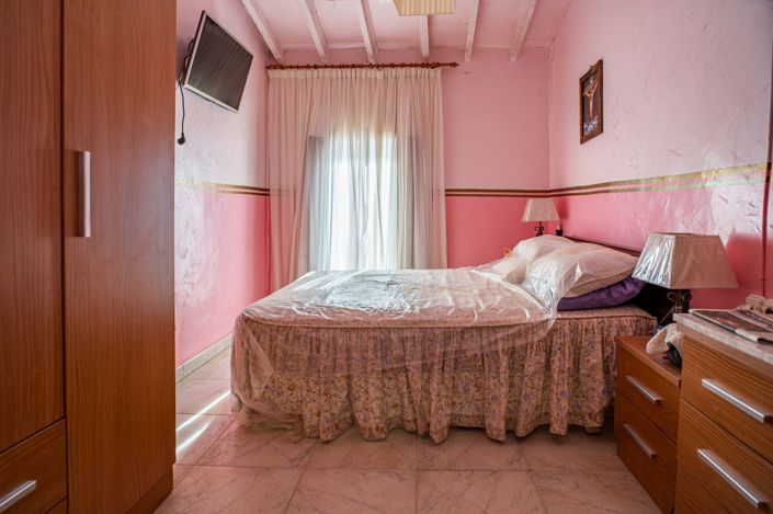 Image No.37-5 Bed Country House for sale