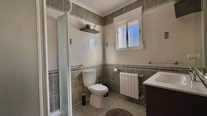 Image No.22-4 Bed Villa for sale