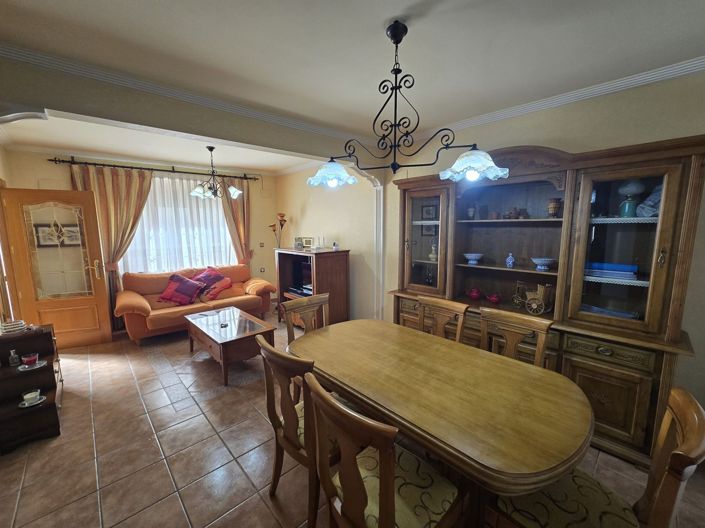 Image No.13-5 Bed Townhouse for sale