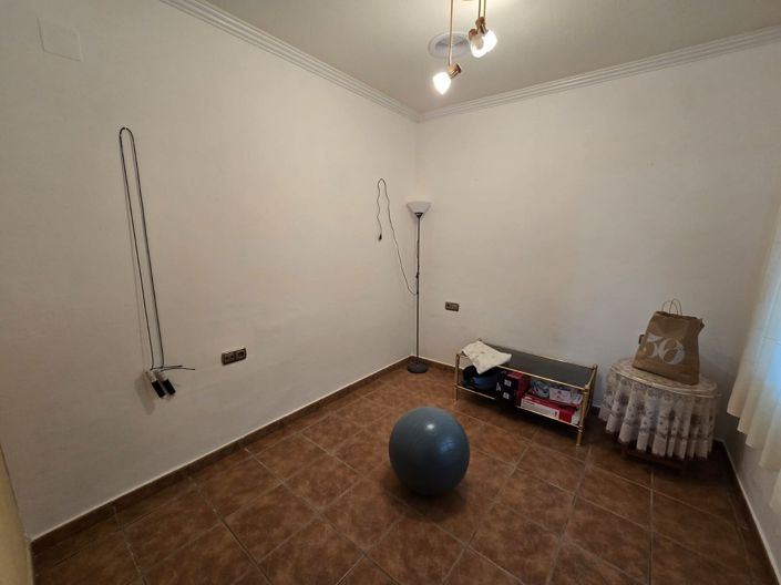 Image No.21-5 Bed Townhouse for sale