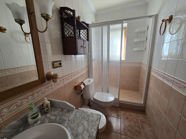 Image No.27-5 Bed Townhouse for sale