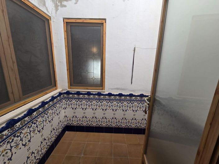 Image No.30-5 Bed Townhouse for sale