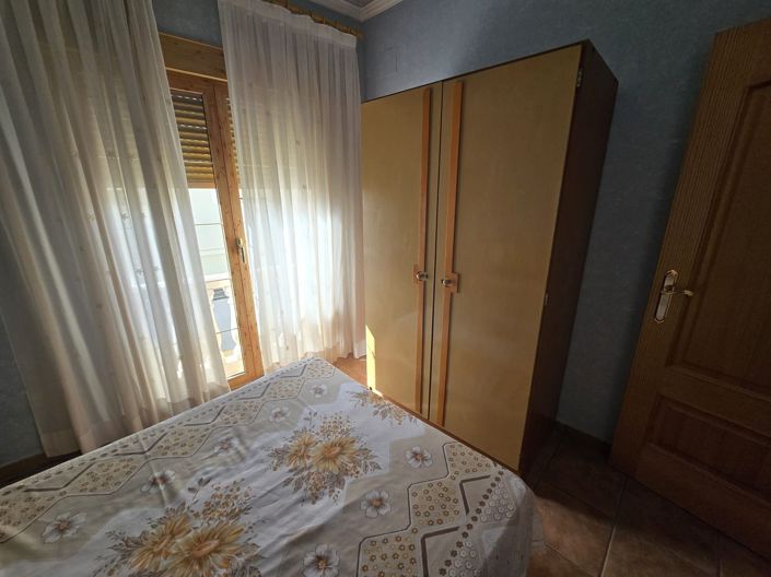 Image No.32-5 Bed Townhouse for sale