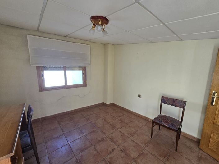 Image No.38-5 Bed Townhouse for sale