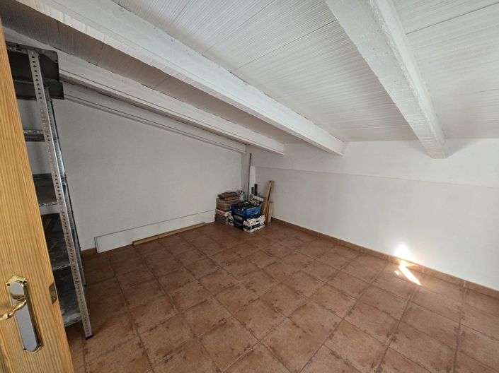 Image No.40-5 Bed Townhouse for sale