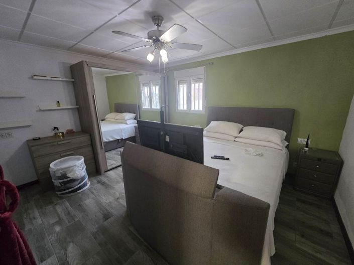 Image No.25-4 Bed Country House for sale