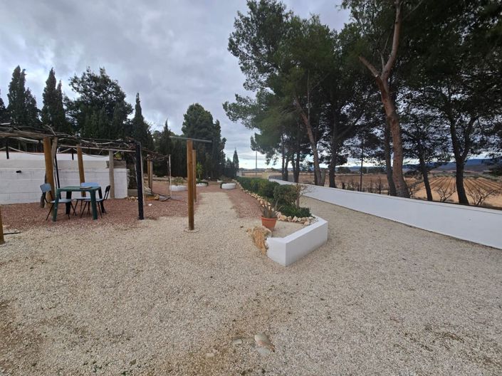 Image No.8-4 Bed Country House for sale