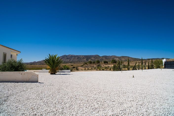 Image No.26-3 Bed Villa for sale