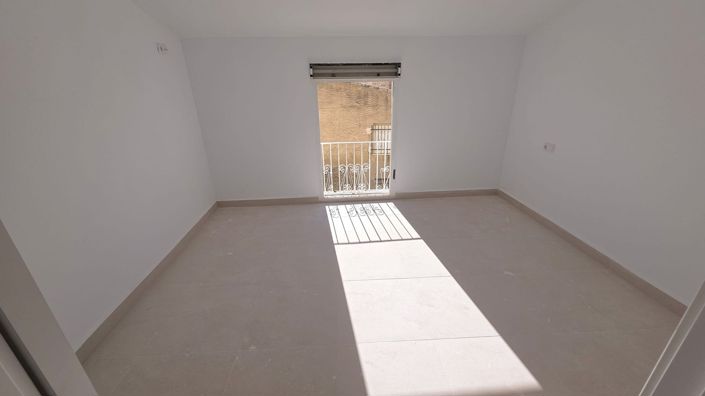 Image No.17-3 Bed Townhouse for sale