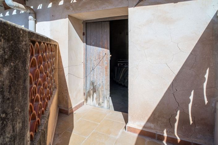 Image No.26-6 Bed Townhouse for sale