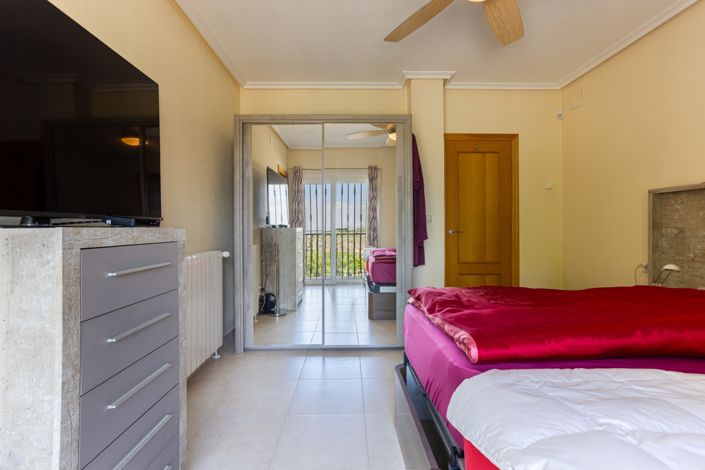 Image No.15-4 Bed Villa for sale