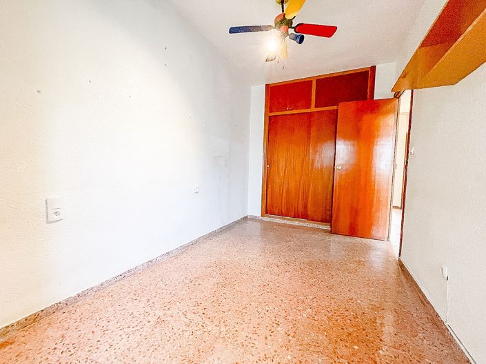 Image No.12-3 Bed Apartment for sale