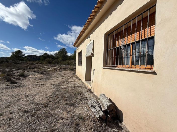 Image No.10-2 Bed Country House for sale