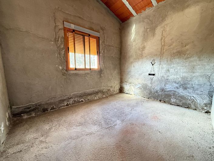 Image No.23-2 Bed Country House for sale