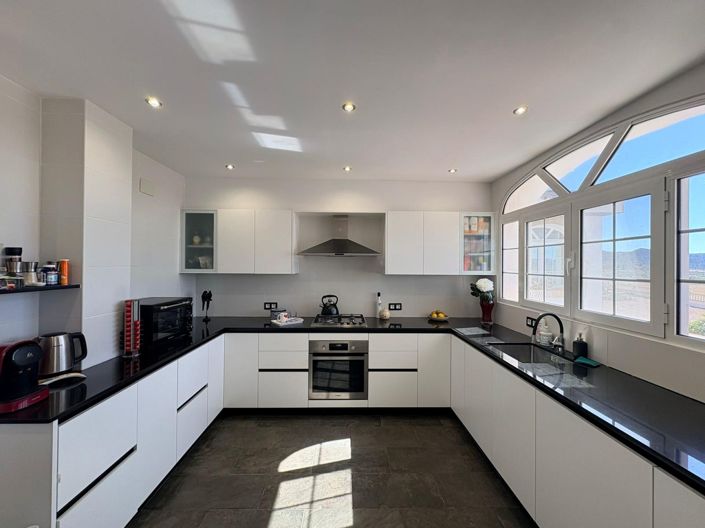 Image No.47-4 Bed Villa for sale