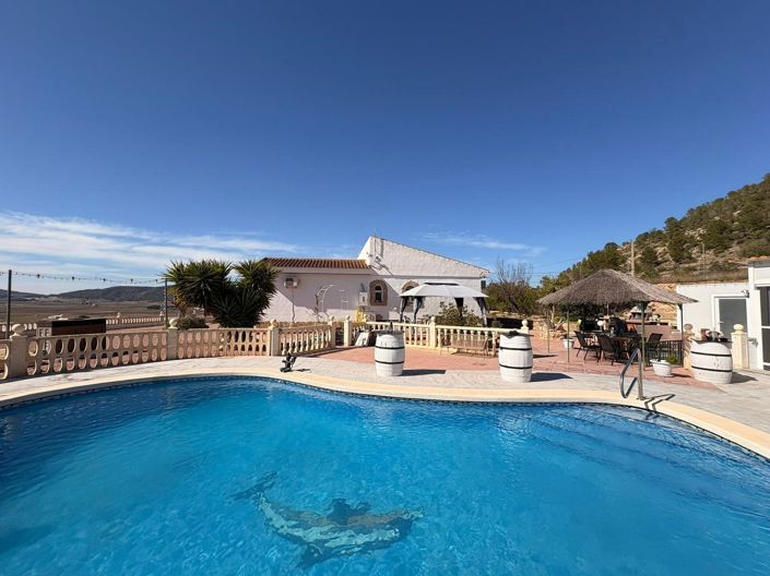 Image No.9-4 Bed Villa for sale