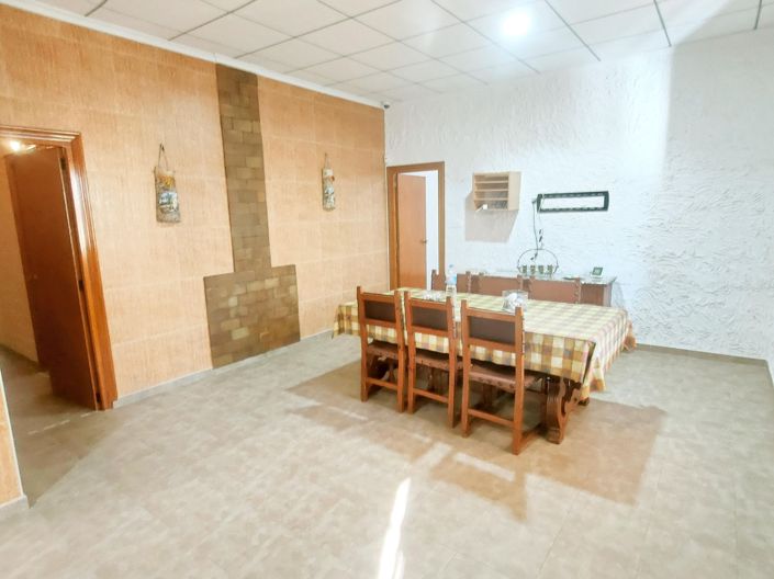 Image No.17-6 Bed Villa for sale