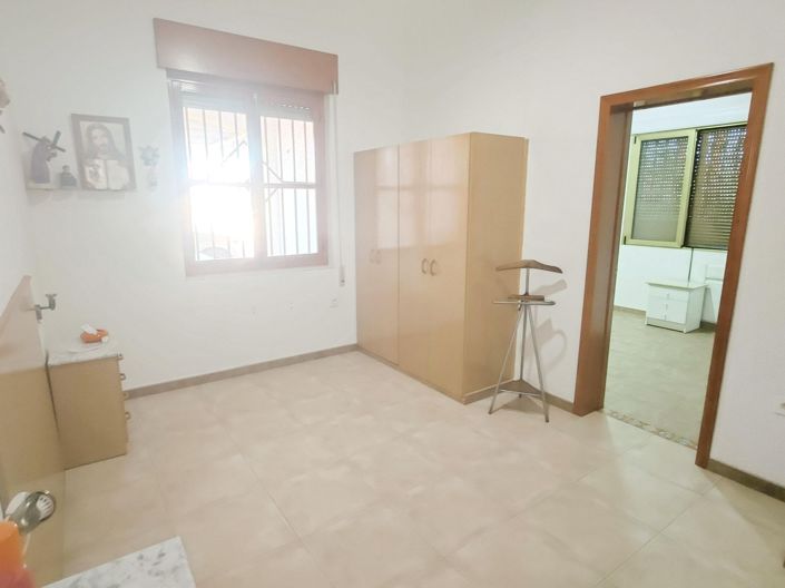 Image No.29-6 Bed Villa for sale