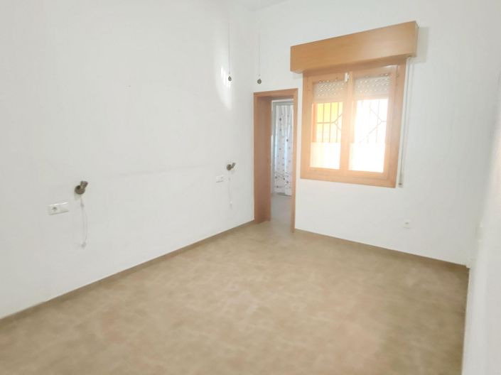 Image No.42-6 Bed Villa for sale